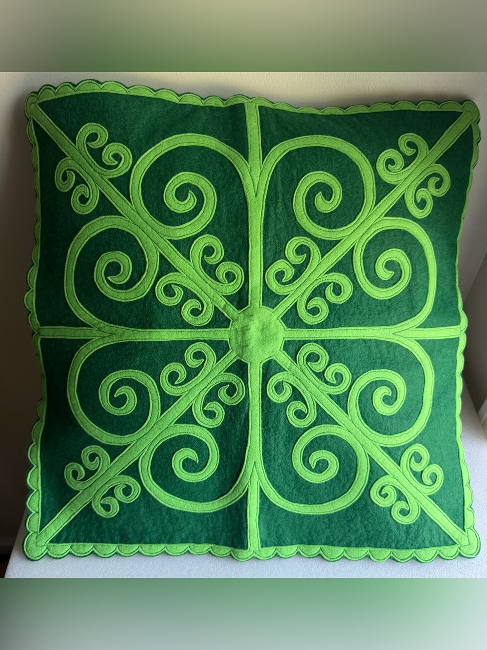 Retired Sandor Collection NOS NWT 20x20 100% Wool Vibrant Green Pillow Cover
